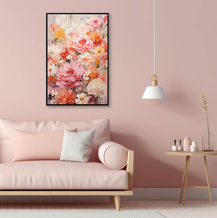 bloemen schilderij aan de muur in een roze woonkamer